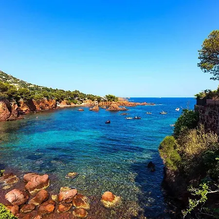 Renove Avec Terrasse St Raphael * Saint-Raphael (Var)