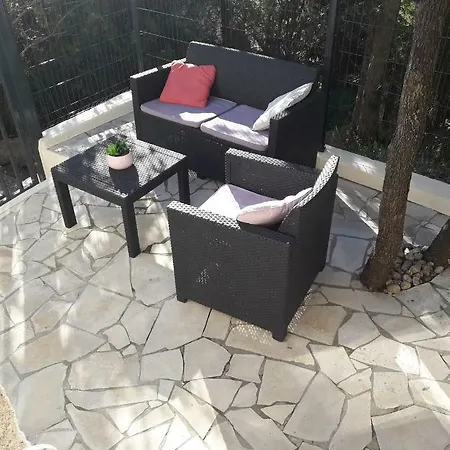 Renove Avec Terrasse St Raphael Holiday home *